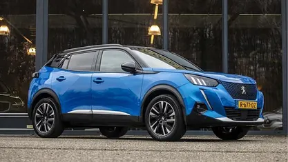 Blauw Gebruikt 2021 Peugeot e-2008 GT SUV | € 16.950 (Eerlijke prijs)