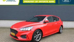 Rood Gebruikt 2021 Ford Focus Business Edition Hatchback | € 21.385 (Eerlijke prijs)