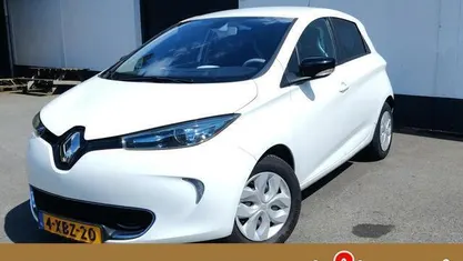 Wit Occasion 2014 Renault Zoe Zen Hatchback | € 5.900 (Eerlijke prijs)