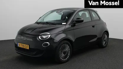 Zwart Occasion 2022 Fiat 500e Icon Hatchback | € 18.900 (Eerlijke prijs)