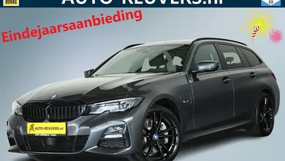 Grijs Gebruikt 2022 BMW 330e M Sport Stationwagen | € 36.900 (Eerlijke prijs)