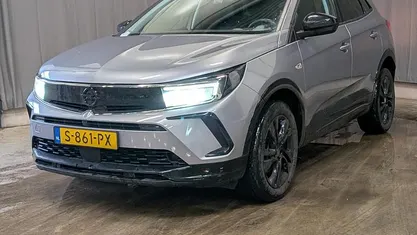 Grijs Occasion 2023 Opel Grandland X SUV | € 25.335 (Eerlijke prijs)