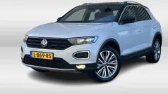Wit, metallic lak Gebruikt 2021 VW T-Roc Sportline SUV | € 24.950 (Eerlijke prijs)
