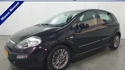 Zwart Gebruikt 2011 Fiat Punto Evo Dynamic Hatchback | € 1.995 (Eerlijke prijs)