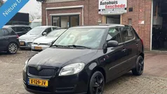 Zwart Gebruikt 2009 Skoda Fabia Drive Hatchback | € 3.499 (Eerlijke prijs)