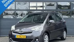 Grijs Gebruikt 2014 Toyota Verso-S MPV | € 13.999 (Eerlijke prijs)