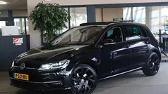 Zwart Gebruikt 2017 VW Golf VII Highline Hatchback | € 18.950 (Eerlijke prijs)