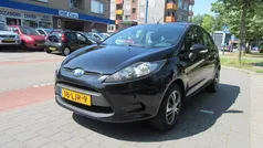 Zwart, metallic lak Gebruikt 2010 Ford Fiesta Hatchback | € 3.950 (Eerlijke prijs)