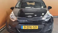 Zwart Gebruikt 2015 Kia Rio Hatchback | € 9.950 (Eerlijke prijs)