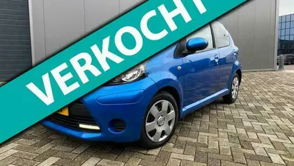 Occasion Toyota Aygo 68 PK (50 kW) 2012 Blauw Hatchback