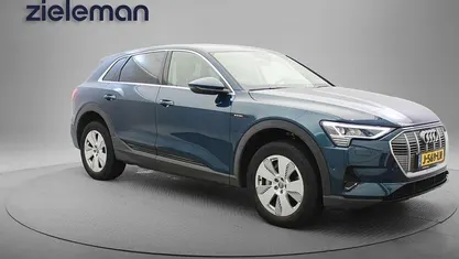 Gebruikt 2020 Audi e-tron Comfort SUV | € 20.840 (Super prijs)