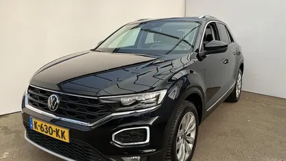 Zwart Occasion 2021 VW T-Roc Sport SUV | € 23.940 (Eerlijke prijs)