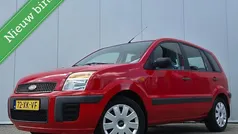 Rood Gebruikt 2007 Ford Fusion MPV | € 2.940 (Eerlijke prijs)