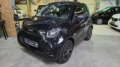 Zwart (metallic) Gebruikt 2020 Smart ForTwo Coupé Hatchback | € 9.450 (Eerlijke prijs)