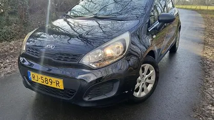 Occasion Kia Rio 86 PK (63 kW) 2013 Zwart Hatchback