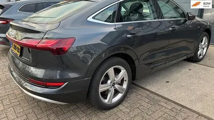 Grijs Occasion 2020 Audi e-tron Sportback Business SUV | € 23.440 (Super prijs)