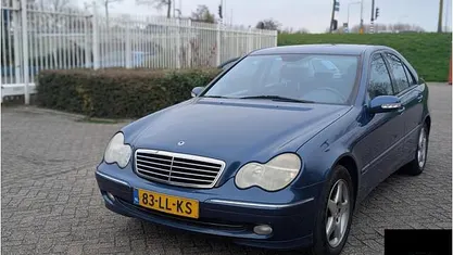 Blauw Gebruikt 2003 Mercedes C200 Elegance Sedan | € 2.950 (Eerlijke prijs)
