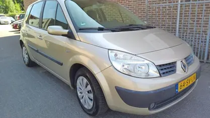 Beige Gebruikt 2006 Renault Scénic II Business MPV | € 1.850 (Eerlijke prijs)