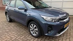 Blauw Gebruikt 2022 Kia Stonic Comfort SUV | € 18.950 (Eerlijke prijs)