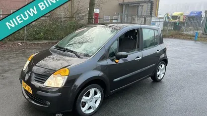 Occasion Renault Modus Luxe 98 PK (72 kW) 2005 Zwart, metallic lak MPV