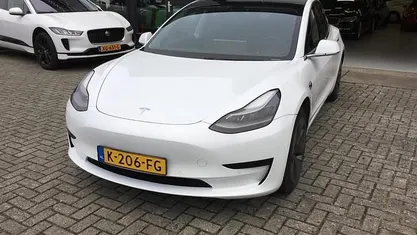 Occasion 2020 Tesla Model 3 Standard Range Sedan | € 19.900 (Eerlijke prijs)