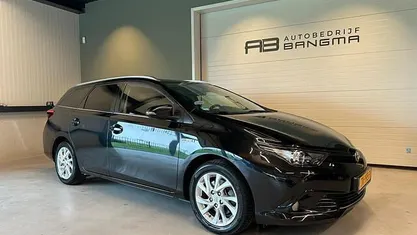 Zwart Occasion 2018 Toyota Auris Touring Sports Plus Stationwagen | € 14.999 (Eerlijke prijs)