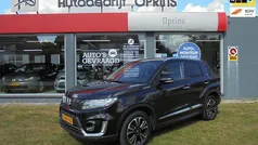 Zwart Gebruikt 2022 Suzuki Vitara Style SUV | € 22.949 (Eerlijke prijs)
