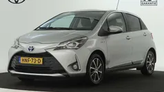 Grijs Gebruikt 2020 Toyota Yaris Hybrid Limited Hatchback | € 18.445 (Goede deal)