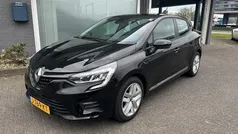 Zwart Gebruikt 2020 Renault Clio V Zen Hatchback | € 9.950 (Eerlijke prijs)