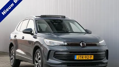 Grijs Occasion 2025 VW Tiguan Edition SUV | € 44.645 (Goede deal)