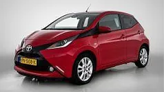 Fire red Gebruikt 2017 Toyota Aygo Hatchback | € 8.695 (Eerlijke prijs)