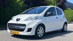 Wit Gebruikt 2011 Peugeot 107 Hatchback | € 3.950 (Eerlijke prijs)