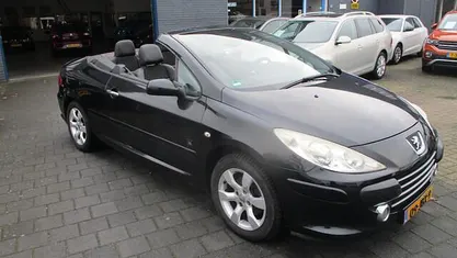 Occasion Peugeot 307 CC 140 PK (102 kW) 2007 Zwart Cabriolet