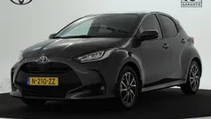 Grijs Gebruikt 2022 Toyota Yaris Hybrid Hatchback | € 21.445 (Eerlijke prijs)