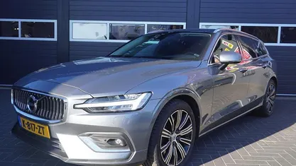 Occasion Volvo V60 Momentum 2022 Grijs Stationwagen