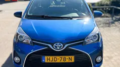 Blauw, metallic lak Occasion 2016 Toyota Yaris Hybrid Limited Hatchback | € 14.450 (Eerlijke prijs)