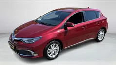 Rood Gebruikt 2017 Toyota Auris Executive Hatchback | € 15.945 (Eerlijke prijs)