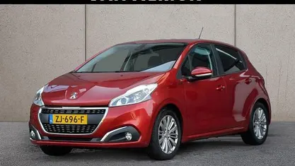 Occasion 2019 Peugeot 208 Signature Sky Hatchback | € 8.445 (Eerlijke prijs)