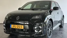 Zwart Nieuw 2025 Renault R5 Iconic Hatchback | € 32.290 (Eerlijke prijs)
