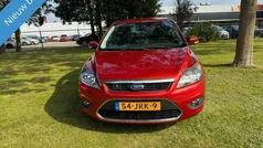 Rood Occasion 2009 Ford Focus Titanium Hatchback | € 2.499 (Eerlijke prijs)