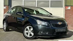 Zwart Gebruikt 2011 Chevrolet Cruze LS Sedan | € 3.199 (Eerlijke prijs)