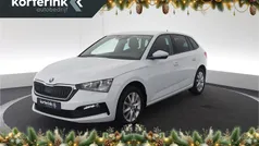 Wit Gebruikt 2022 Skoda Scala Ambition Hatchback | € 16.850 (Eerlijke prijs)