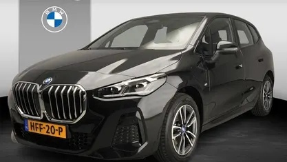 Zwart Occasion 2025 BMW 230 Comfort Edition Stationwagen | € 39.900 (Goede deal)