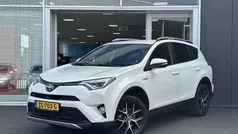 Pearl white (licht wit) Gebruikt 2017 Toyota RAV4 Hybrid Style SUV | € 24.900 (Goede deal)