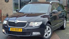 Zwart Gebruikt 2012 Skoda Superb Stationwagen | € 5.950 (Super prijs)