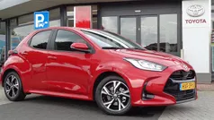 Rood Gebruikt 2024 Toyota Yaris Hybrid Limited Hatchback | € 24.950 (Eerlijke prijs)