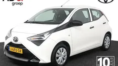 Wit Gebruikt 2020 Toyota Aygo Hatchback | € 10.950 (Eerlijke prijs)