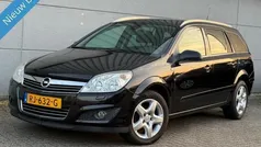 Zwart Gebruikt 2008 Opel Astra Essentia Stationwagen | € 2.890 (Eerlijke prijs)