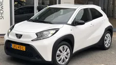 Wit Gebruikt 2022 Toyota Aygo X-play Hatchback | € 18.335 (Eerlijke prijs)