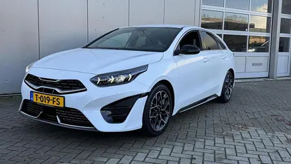 Occasion Kia ProCeed GT-Line 161 PK (118 kW) 2023 Deluxe white m Hatchback